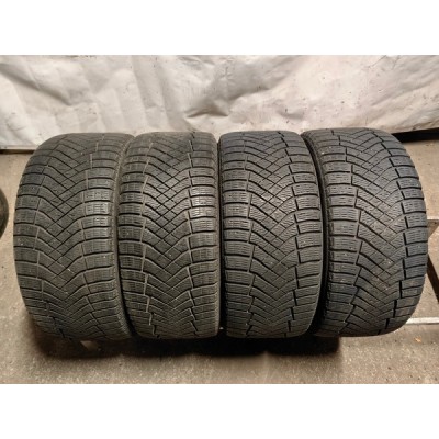 245/40r18 Pirelli ice zero Fr 97H
